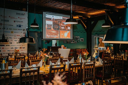 | © Gina Kühn Raumaufnahme Stoof Mudders Kroog