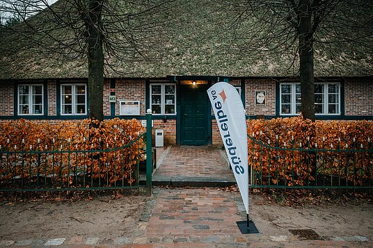 | © Gina Kühn Außenaufnahme Eingang Stoof Mudders Kroog