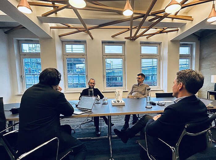 Foto bei der Aufnahme von Dr. Tilman Rückert, Dr. Olaf Krüger, Dr. Steffen Leicht, Tobias Pusch {f:if(condition:'Süderelbe AG',then:' | Bild: © Süderelbe AG',else:'')