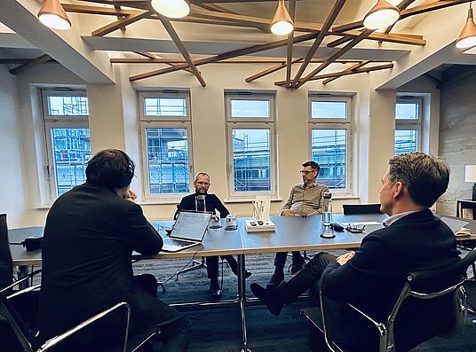 | © Süderelbe AG Foto bei der Aufnahme von Dr. Tilman Rückert, Dr. Olaf Krüger, Dr. Steffen Leicht, Tobias Pusch