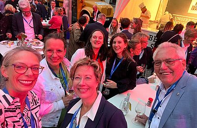 | Bild: © Foodactive e.v. Gruppenbild Foodactive Team {f:if(condition:'Foodactive e.v.',then:' | Bild: © Foodactive e.v.',else:'')