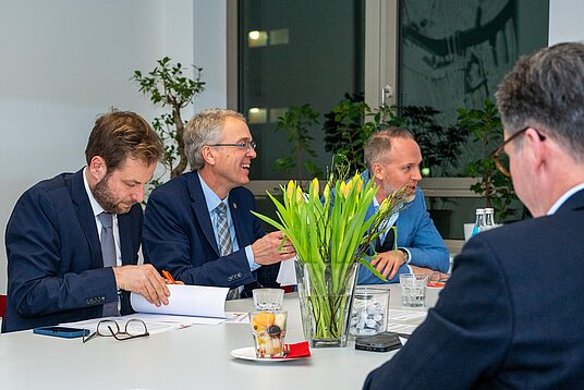 Unterschrift Dr. Anjes Tjarks, Jens Böther