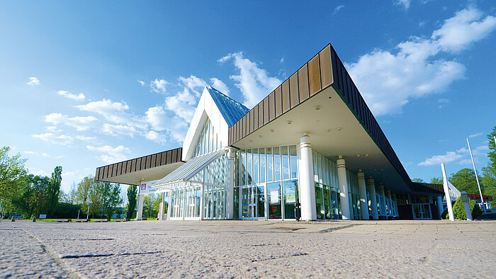 Frontansicht Stadeum {f:if(condition:'Martin Elsen',then:' | Bild: © Martin Elsen',else:'')