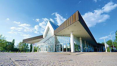 Frontansicht Stadeum {f:if(condition:'Martin Elsen',then:' | Bild: © Martin Elsen',else:'')