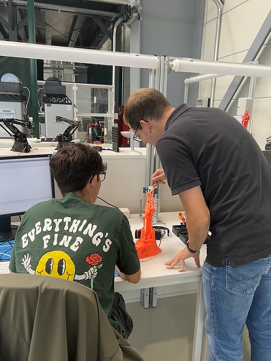 | © Süderelbe AG Arbeitsplatz 3D Objekt, Computer
