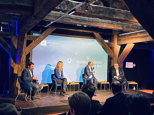 | © Süderelbe AG Panel auf Bühne