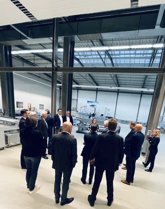 | © Süderelbe AG Führung Steuerungsgruppe bei der eurolaser GmbH