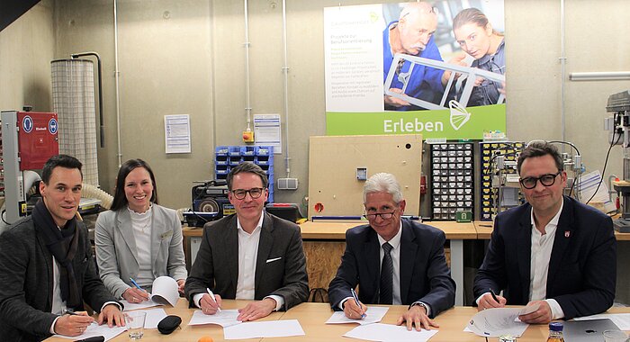 Zukunftsregion Süderelbe unterschreibt Kooperationsvertrag {f:if(condition:'Süderelbe AG',then:' | Bild: © Süderelbe AG',else:'')