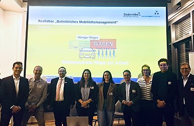 Gruppenbild {f:if(condition:'Süderelbe AG',then:' | Bild: © Süderelbe AG',else:'')