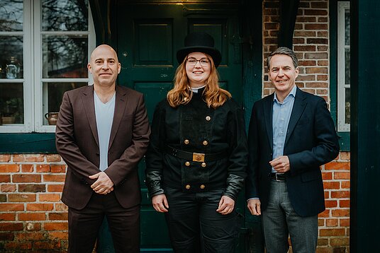 | © Gina Kühn Gruppenbild Prof. Dr. Daniel Memmert, Anna Peteresen, Dr. Olaf Krüger