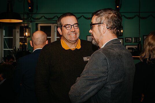 | © Gina Kühn Gespräch der Teilnehmenden