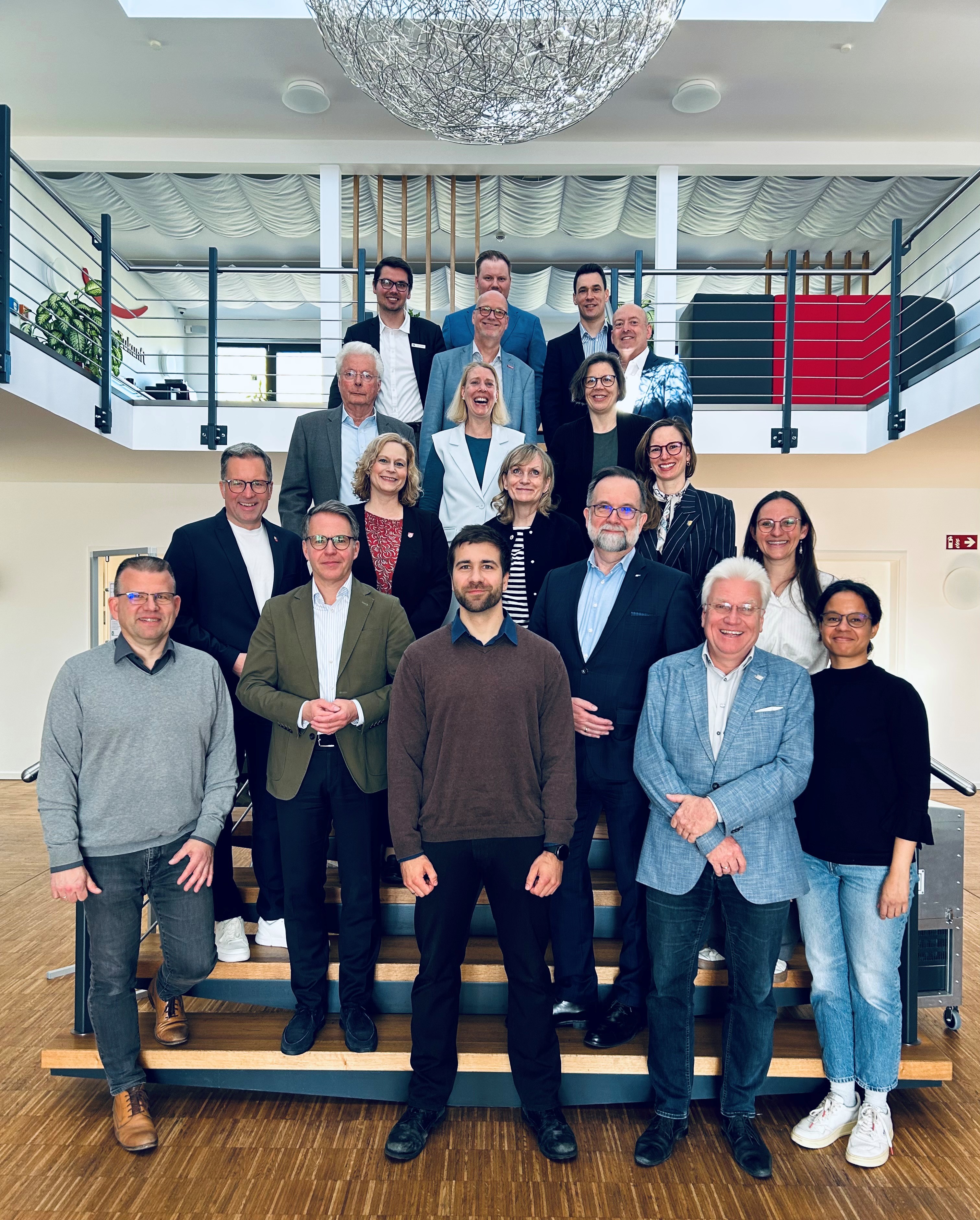 Gruppenbild Steuerungsgruppe {f:if(condition:'Süderelbe AG',then:' | Bild: © Süderelbe AG',else:'')