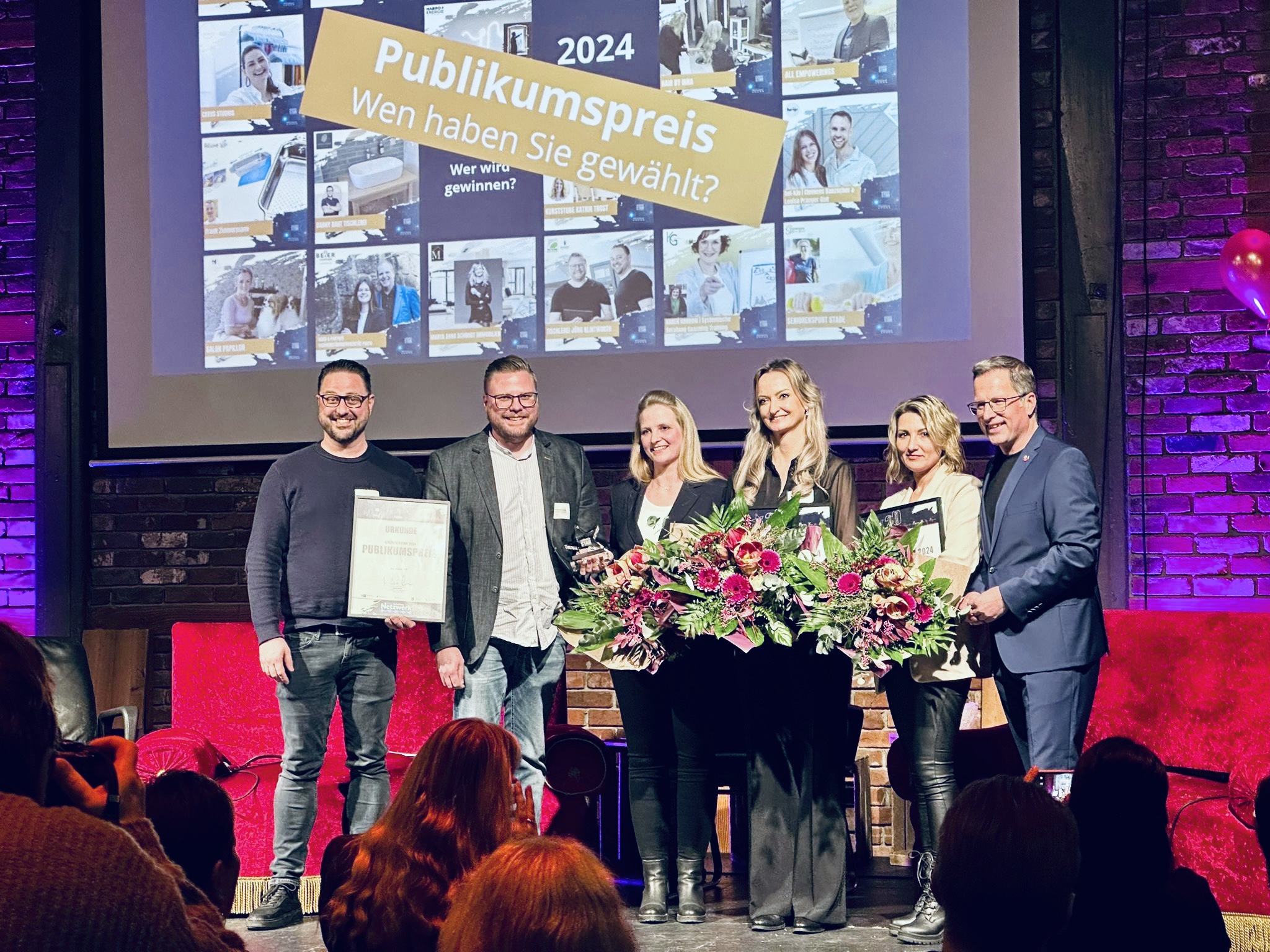 Gruppenbild der Preisträger {f:if(condition:'Süderelbe AG',then:' | Bild: © Süderelbe AG',else:'')