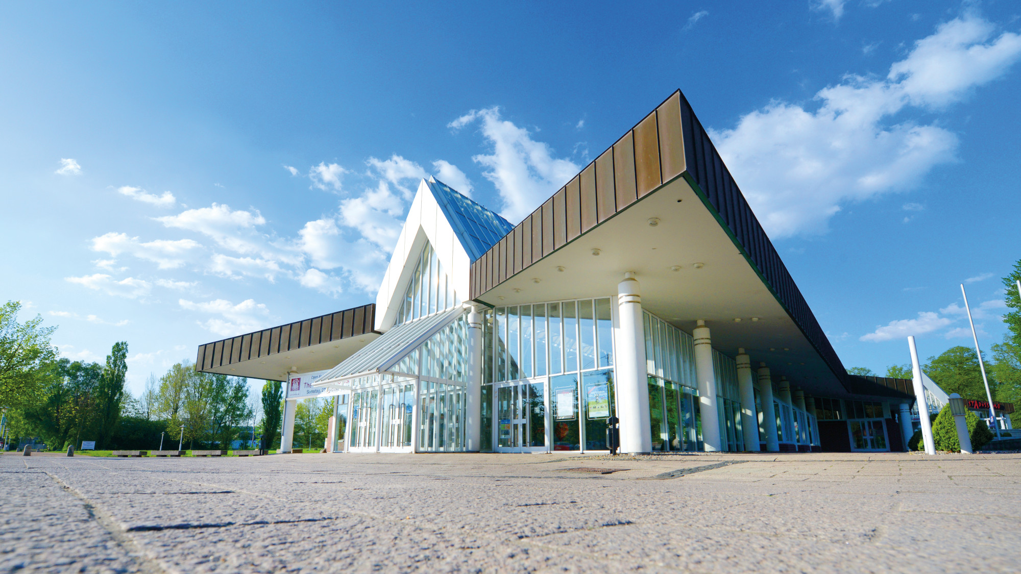 Frontansicht Stadeum {f:if(condition:'Martin Elsen',then:' | Bild: © Martin Elsen',else:'')